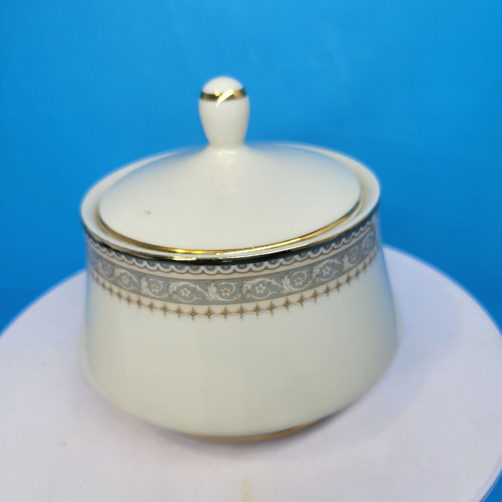 Mikasa Richelieu Covered Sugar Bowl VGC